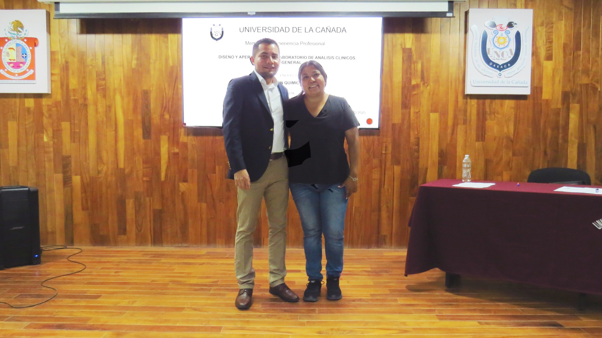 Emiliano Rios Antonio y profesora.