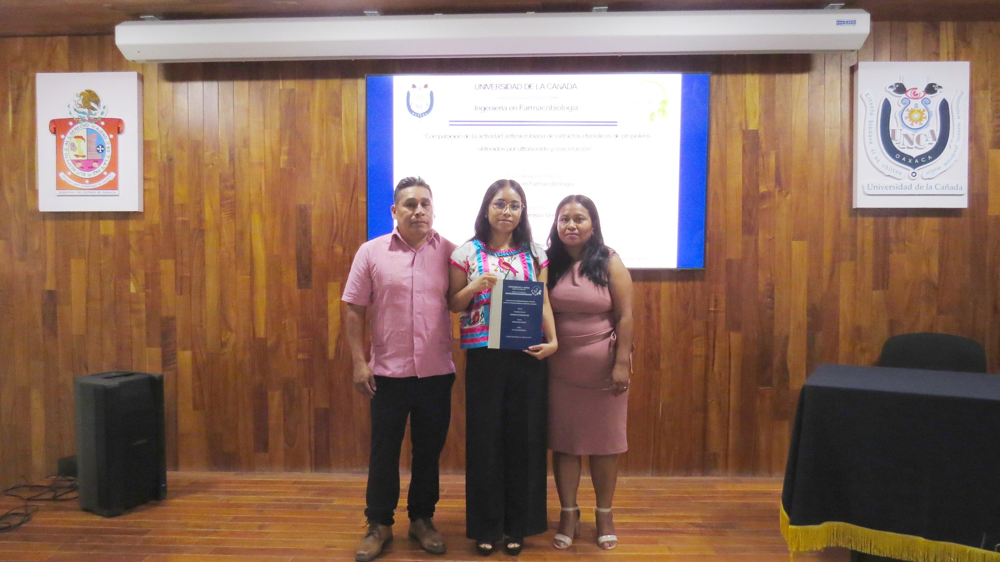 Esbeidy Carrasco Gregorio y familia.