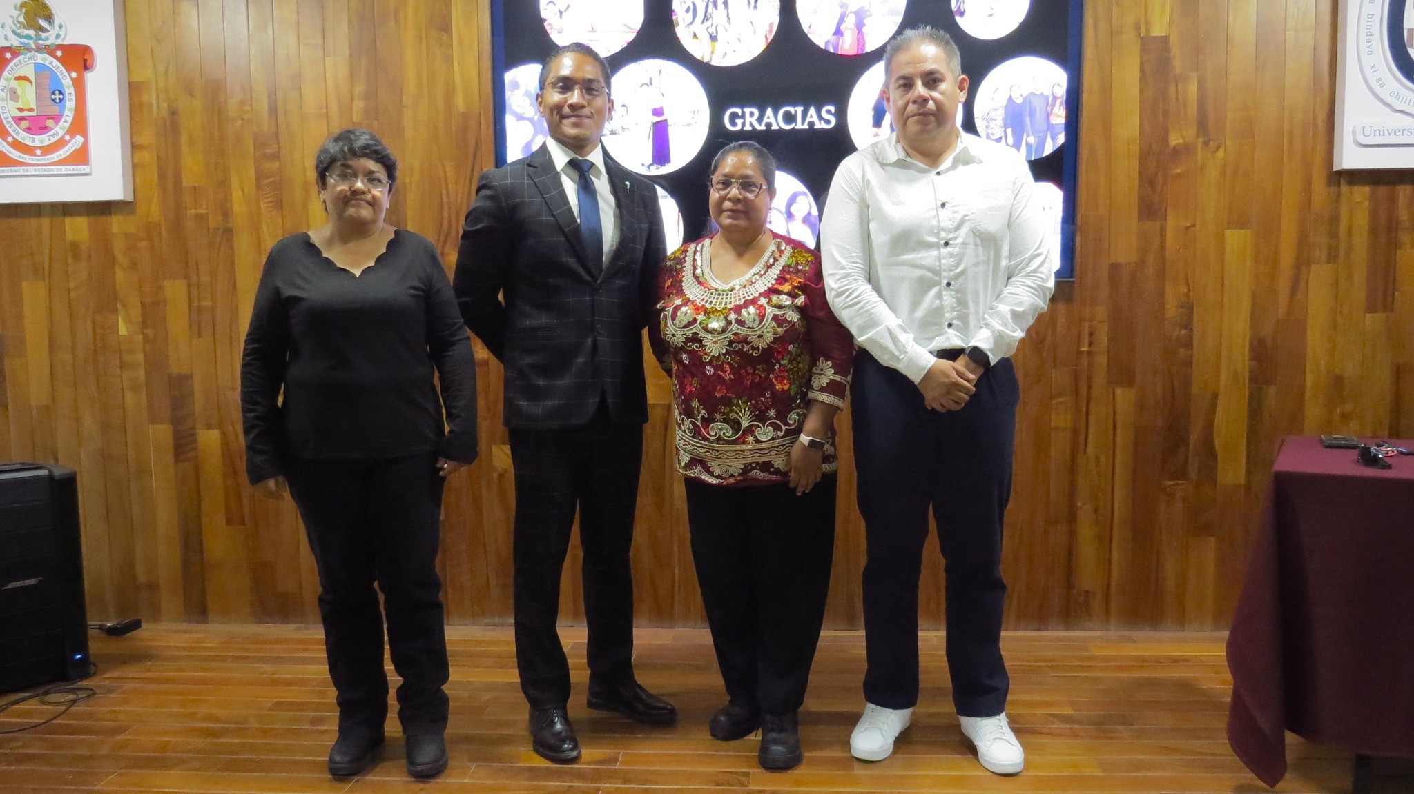 Benjamín de Israel Carbajal Oliver y profesores