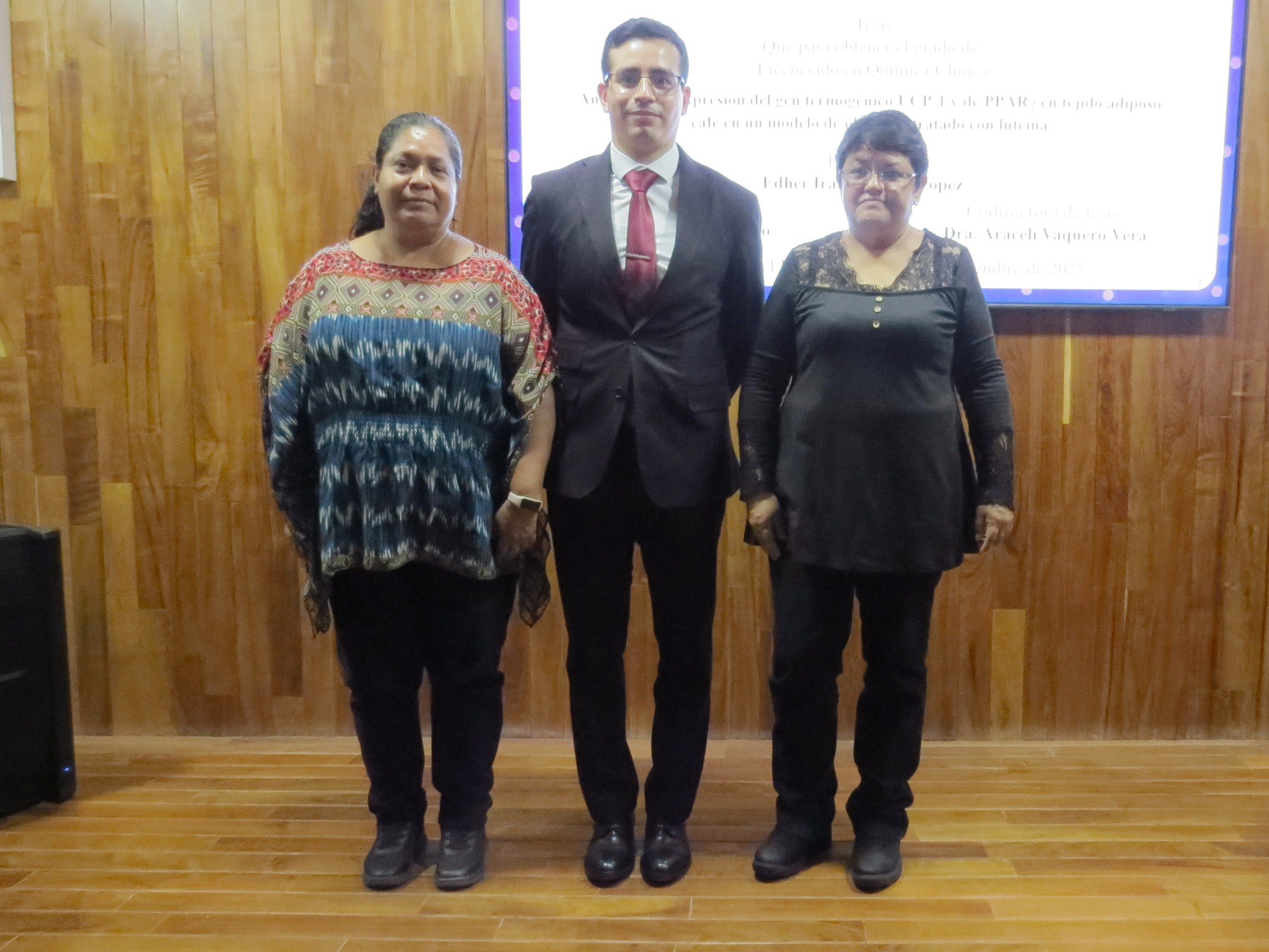 Edher Iram Aguilar López y profesoras